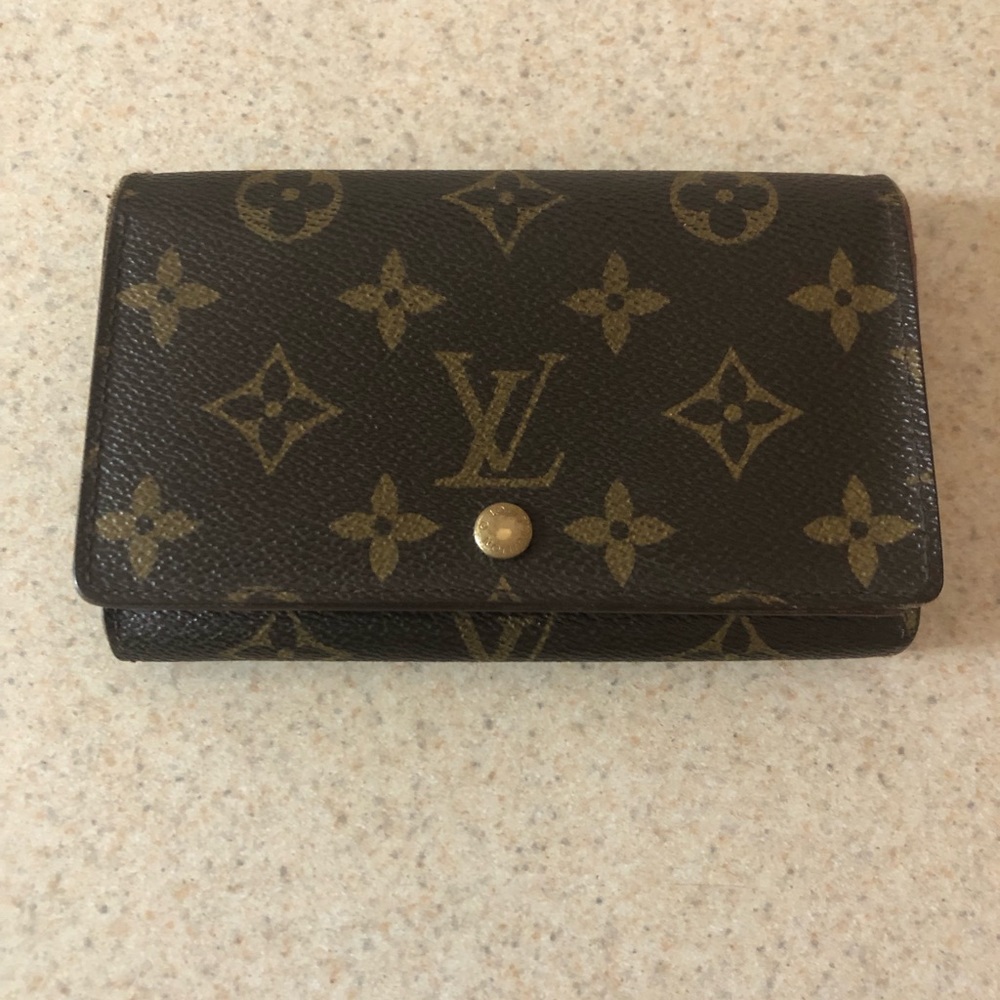 Vintage Louis Vuitton Monogram Wallet!